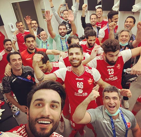 شادی پرسپولیسیها بعد از صعود به فینال