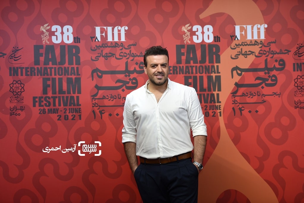 تصاویر/ دیدار بهرنگ علوی، امیرحسین آرمان و علی اوجی با بازیگران در پشت صحنه یک نمایش+ تصاویر