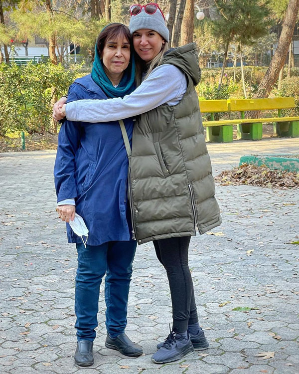 ستاره پسیانی و مادرش فاطمه نقوی