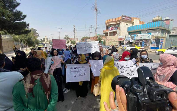 تجاوز گروهی طالبان به زنان