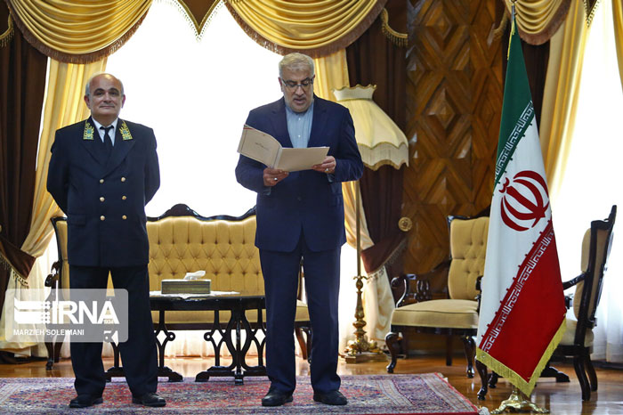 وزیر نفت در سفارت روسیه