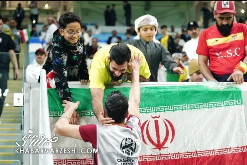 حسین کنعانی زادگان تماشاچی بازی الهلال . فولاد