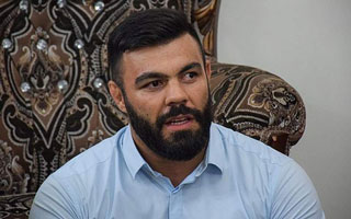 کری‌خوانی علی‌اکبری و واخائف؛ پایان تلخ در قفس! + ویدئو