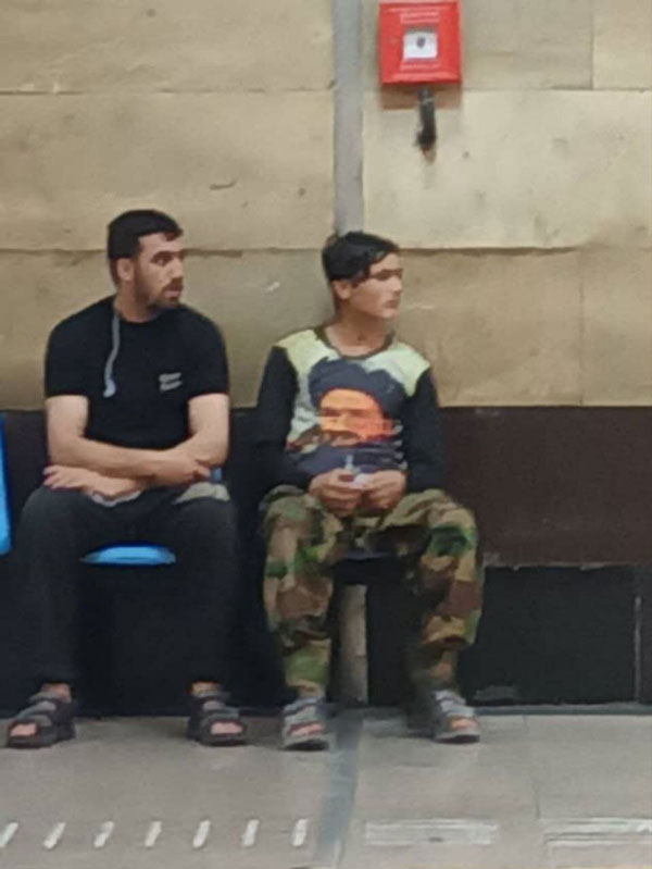 جوان افغانی در مترو