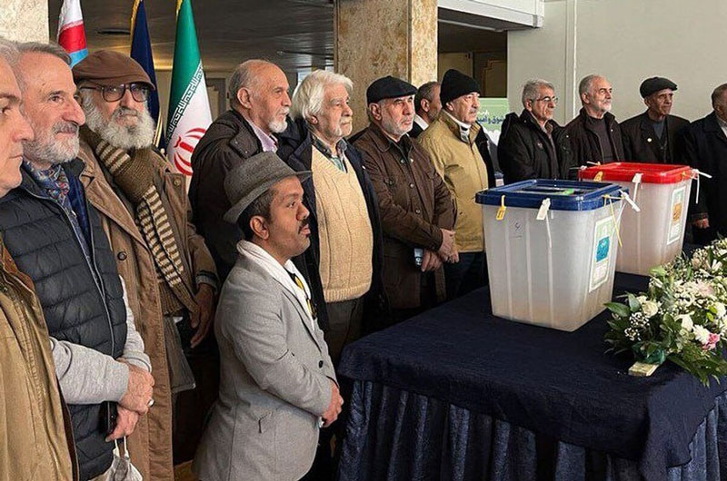 هنرمندان در تالار وحدت