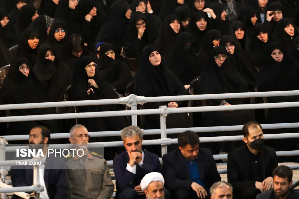 زینب سلیمانی در کنار خانواده امام