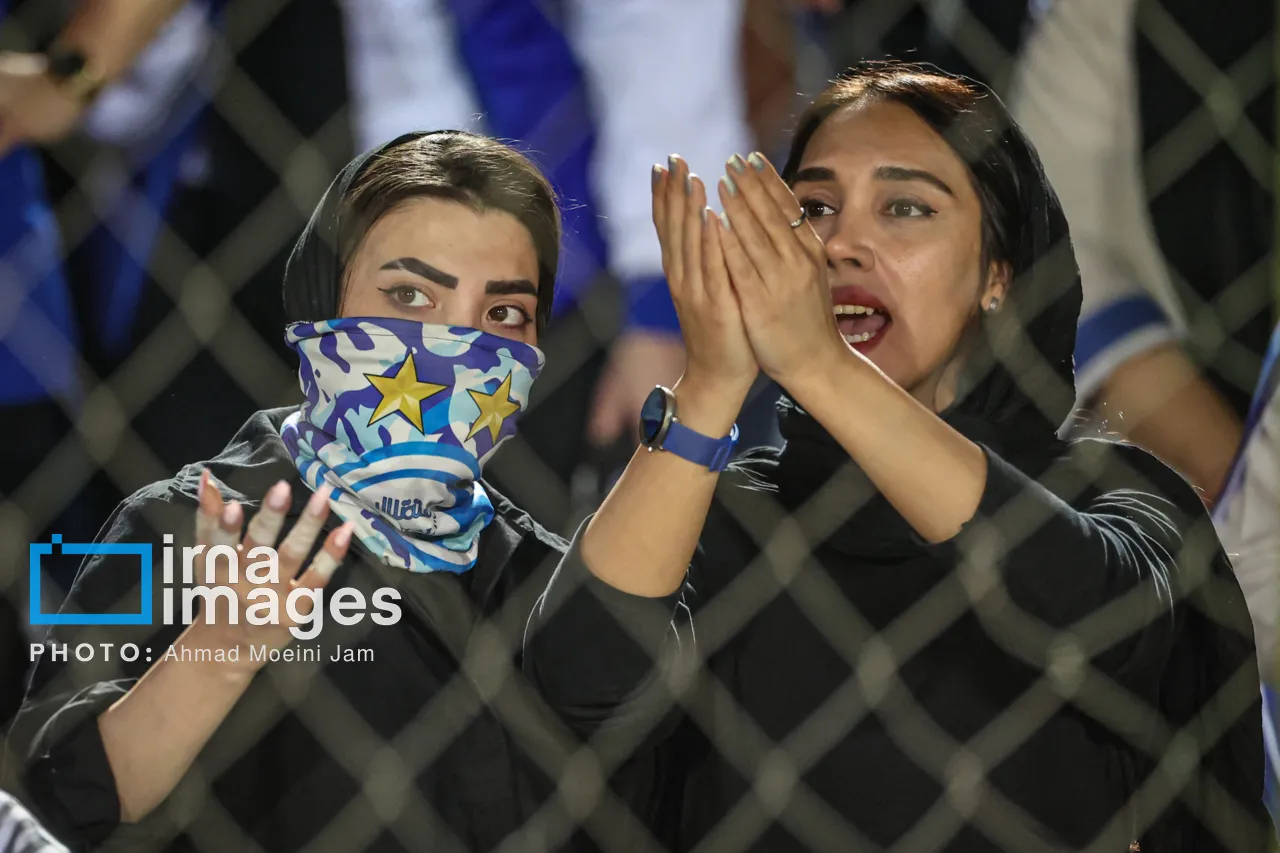 دختران هوادار استقلال