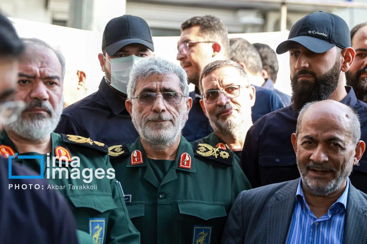محافظات قاانی در مراسم نیلفروشان
