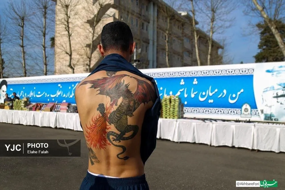 خالکوبی روی بدن فروشنده مواد محترقه