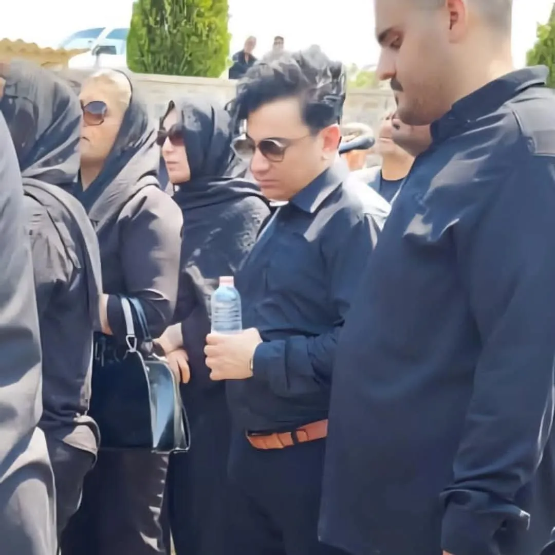 محسن ابراهیم زاده در مراسم تشییع بادیگاردش