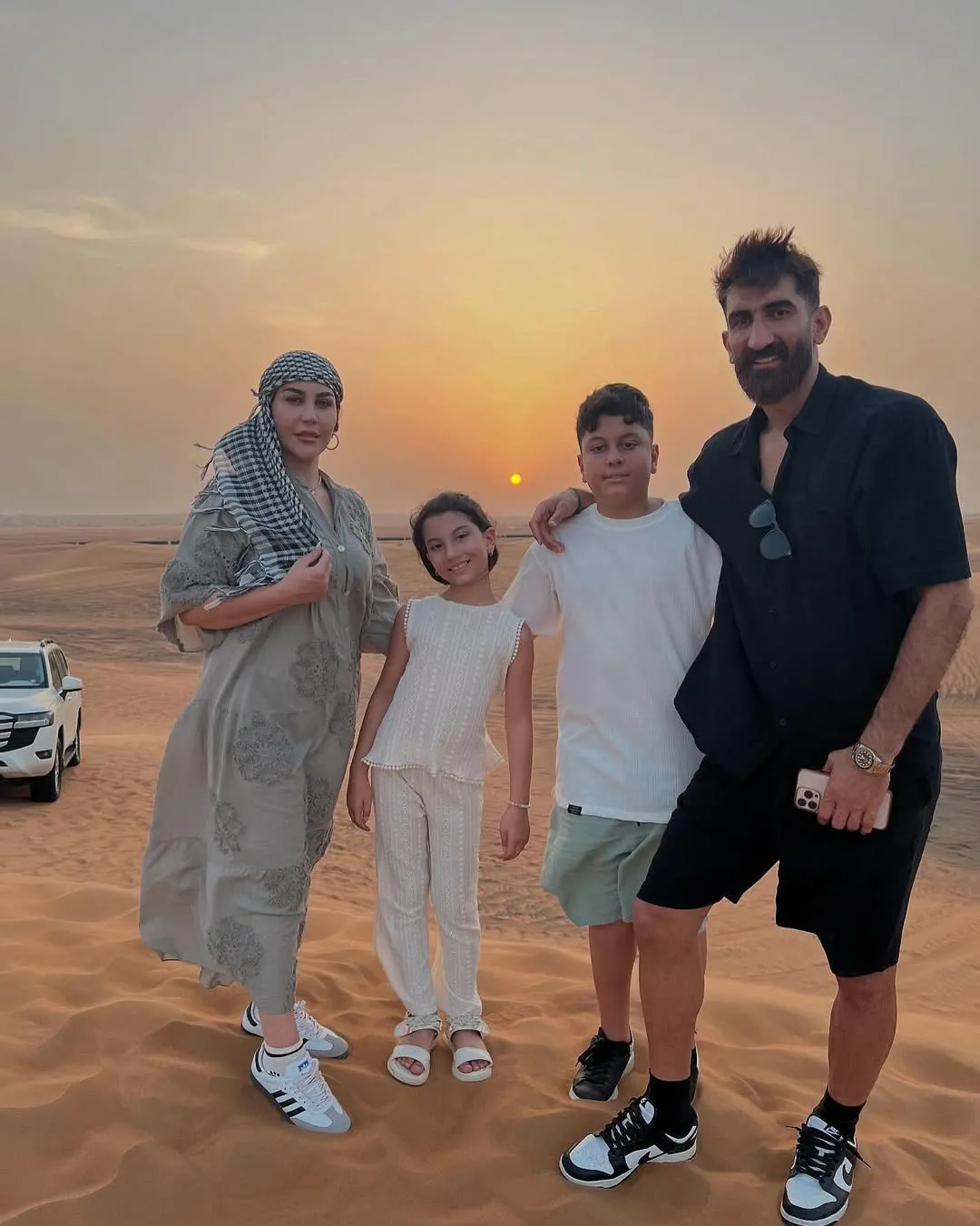 بیرانوند و خانوده اش در دبی
