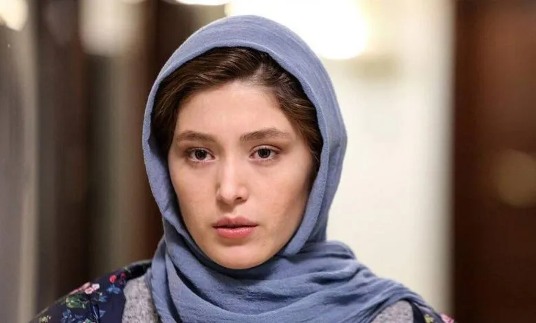 واکنش تند فرشته حسینی به بیانیه گروه آرش برای کنار گذاشتن نوید محمدزاده
