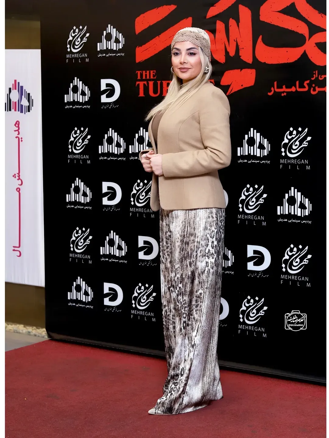 مونا فائزپور