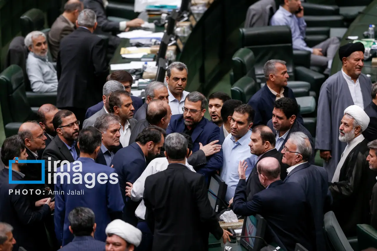 درگیری نمایندگان در مجلس