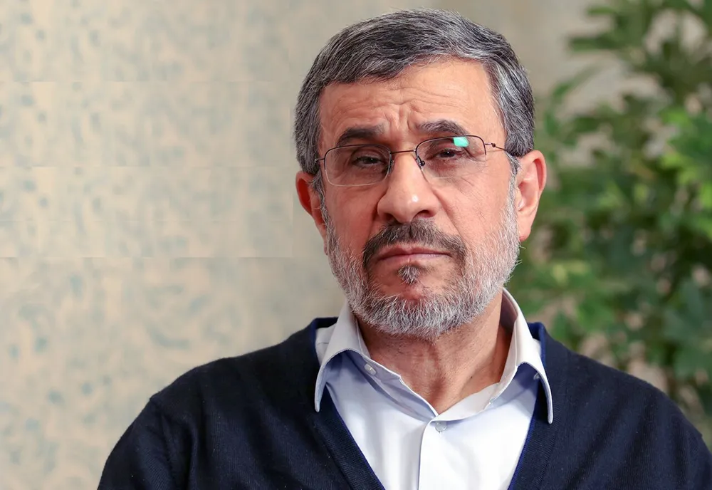 ویدیو/ حضور احمدی نژاد در مراسم بزرگداشت رهبر شهید انقلاب
