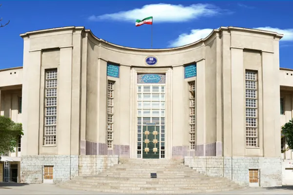 چرا تصویر این لیوان آب در دانشگاه علوم پزشکی تهران خبرساز شد؟