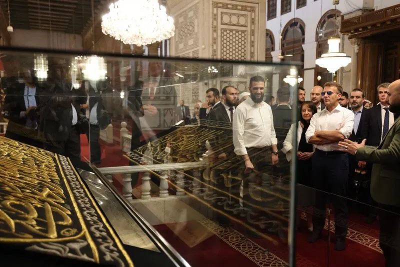 بازدی مکرون از مسجد اموی دمشق