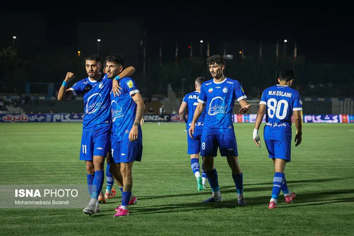 استقلال صدرنشین ماند؛ شکست سنگین سپاهان و تساوی جنجالی در لیگ برتر