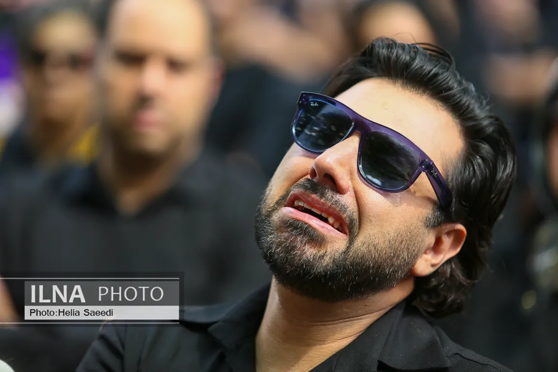 ببینید: لحظه تلخ آوازخوانی احسان خواجه امیری برای پدرش