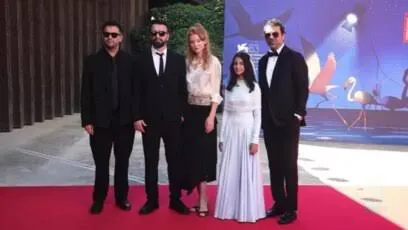 ببینید: استایل بازیگران فیلم «مراقب» محسن قرایی در فرش قرمز ونیز