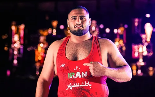 ویدیو/ خوشحالی جالب فردین هدایتی بعد از کسب مدال طلا، پشتک و سالتو به مربی!